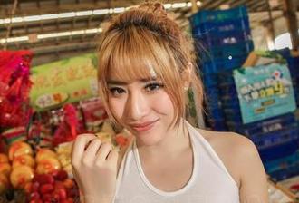 免费获取“爱丝”拍的热血赛道照片，连上班都想加速逃离！
