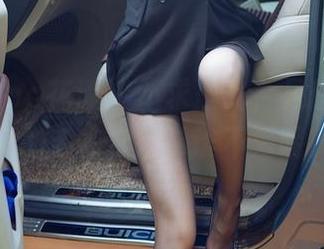 HuaYang花漾 – 不求圣光，只想看周大萌的毛衣穿搭，谁不爱呢？