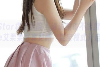 MFStar模范学院 – 谁说眼镜不能撩?Ellie艾栗栗写真更新,耍宝模式开启!