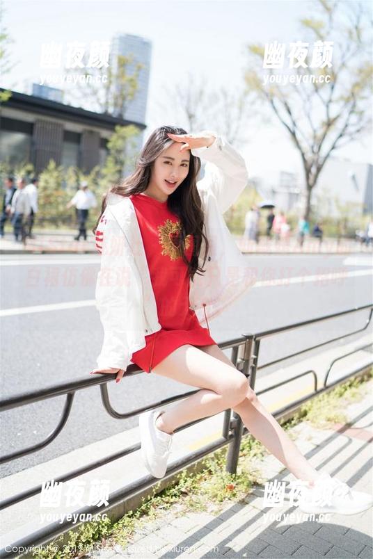 MiStar魅妍社-斯戴媛Amy MiStar魅妍社 - 原图里,斯戴媛Amy的白裙仿佛在说“我可能只是和你打个招呼”的无奈。