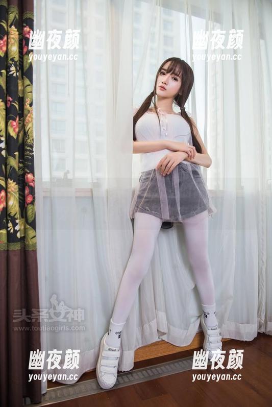 TouTiao头条女神-俞公主 TouTiao头条女神 - 俞公主的修女写真,穿什么都不如一身白衣自在