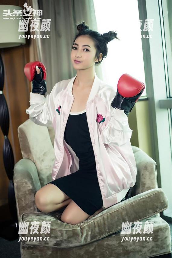 TouTiao头条女神 - 艾小青的日常，点燃你的美图壁纸灵感啊！