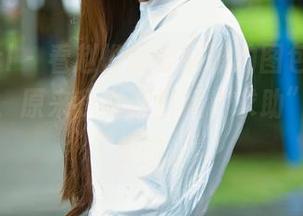 TuiGirl – 看赵惟依穿制服的图包,让我意识到,原来我也挺喜欢“求助”的新形象的。