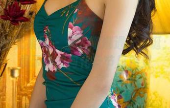 UGirls尤果网 – 当尤娜娜遇上圣诞:原图展示她如何化身节日精灵