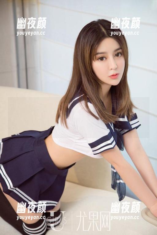UGirls尤果网-谭晓彤 UGirls尤果网 - 谭晓彤的长腿写真精选:听说我家门口的秋天,快被这双腿美醉了!