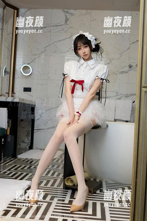 Xiuren秀人网 - 走起，Jennifer小若的皮衣无圣光合集，勇敢展现自我～