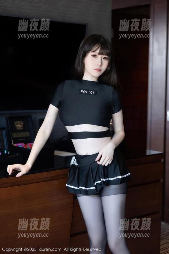 Xiuren秀人网-刘飞儿Faye Xiuren秀人网 - 想成为女神?来看刘飞儿Faye的私房写真,教你如何画个三秒美!
