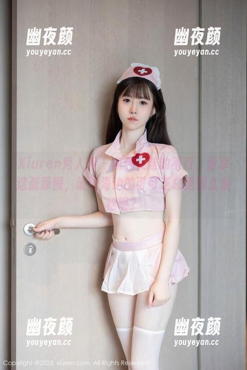 Xiuren秀人网 - 随性又迷的不行，分享这张原图，谁让海边的可可芝总是那么放松呢？