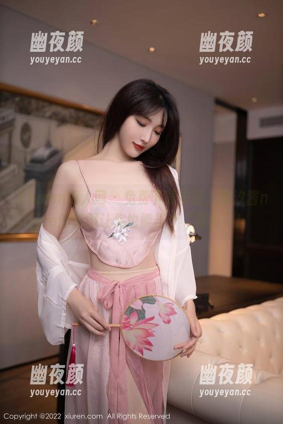 Xiuren秀人网-奈汐酱nice Xiuren秀人网 - 免费下载安装,奈汐酱nice的制服让你也能当个“模特”!