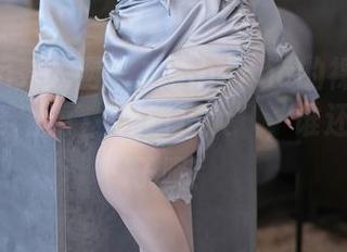 Xiuren秀人网 – 木木hanna的裸足写真：当你穿上了‘光明正大’，谁还在乎鞋子呢！