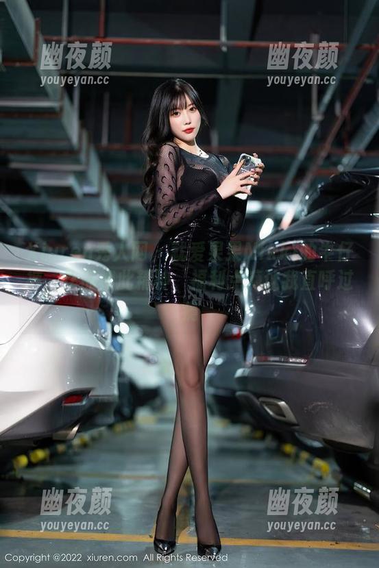 Xiuren秀人网-果果Nikki Xiuren秀人网 - 就爱果果Nikki的牛仔裤,作品如此精神,福利点滴让我直呼过瘾