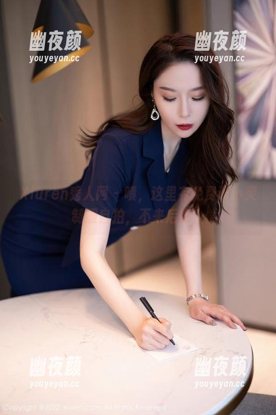 Xiuren秀人网 - 啧，这里有免费谭小灵制服自拍，不来后悔！