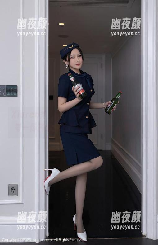 Xiuren秀人网 - 麻吉小兔子在办公室，每一份高清资源都透着小心思，啧啧。