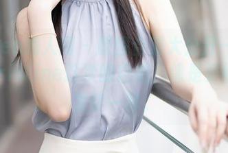 Xiuren秀人网 – 原图合集大公开——黄可Christine这次的自拍，像是要给自己发奖一样。