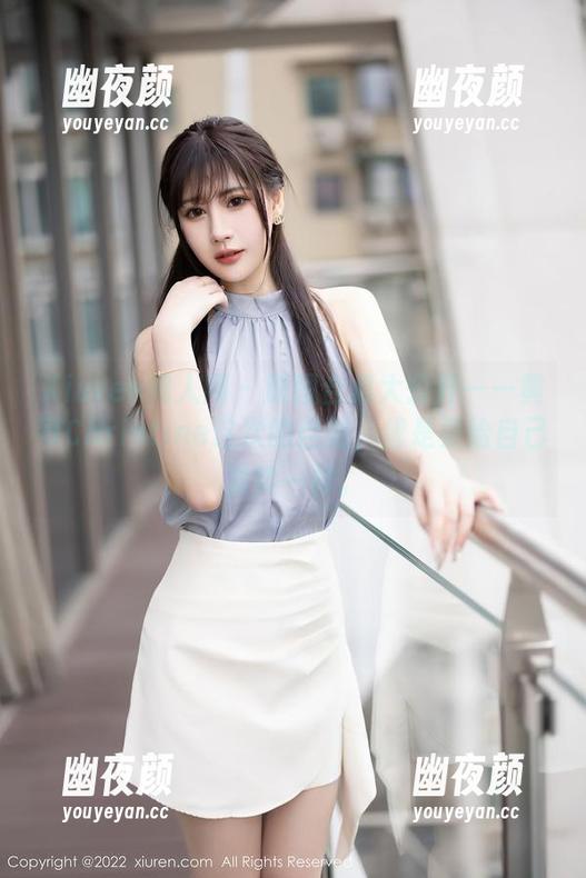 Xiuren秀人网 - 原图合集大公开——黄可Christine这次的自拍，像是要给自己发奖一样。