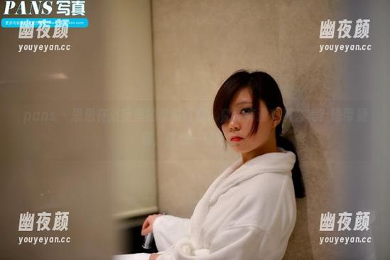 pans-思思 pans - 思思在浴室里的私拍合集,究竟有没有那么美?略带疑惑,真想一探究竟。