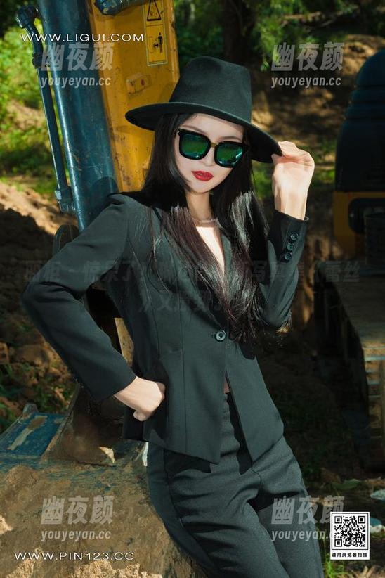 丽柜-琳达 丽柜 - 惊呆了!琳达的最新写真集《蕾丝》又撩到了谁