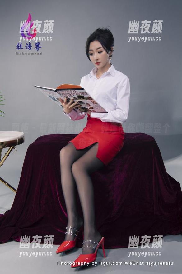 丽柜-钟情 丽柜 - 最新网袜出炉,钟情带你嗨翻整个街头!