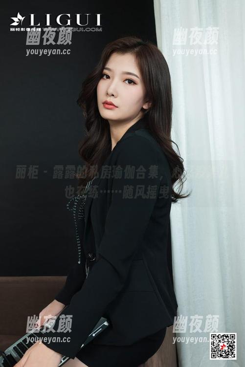 丽柜-露露 丽柜 - 露露的私房瑜伽合集,心思没准儿也在练……随风摇曳。