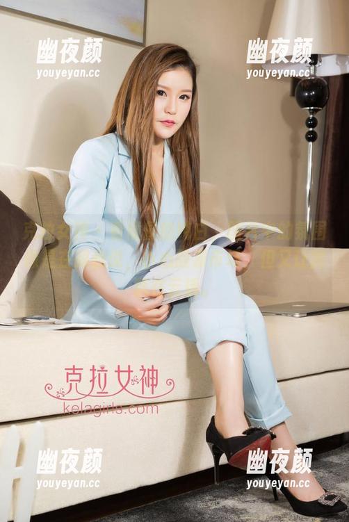 克拉女神-僮僮 克拉女神 - 看僮僮的纯白,图片中的氛围像是在跟我说,小心股票市场,但又让我飘在云端。