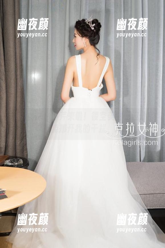 克拉女神-小芹 克拉女神 - 小芹来啦!镂空美图一波分享,期待能挪开我的干扰,嘿嘿!