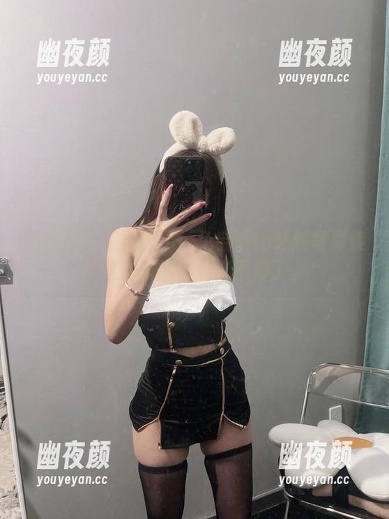 兔宝妮to 微密圈 - 资源到手!兔宝妮to制服写真集,这画风我喜爱得不得了。