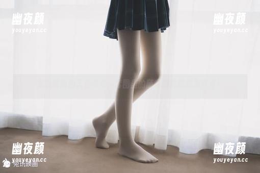 兔玩映画 兔玩映画的天台少女,套图里的随意感真想成为室友!