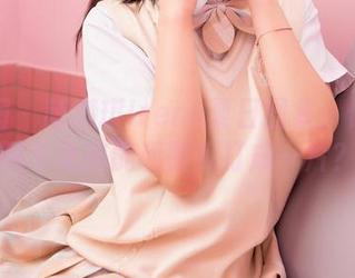 嗲囡囡 – 萌琪琪Irene夏日图集:你见过哪个女孩能和西瓜打成一片?