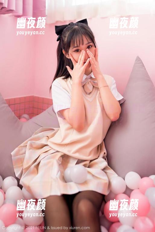 嗲囡囡-萌琪琪Irene 嗲囡囡 - 萌琪琪Irene夏日图集:你见过哪个女孩能和西瓜打成一片?