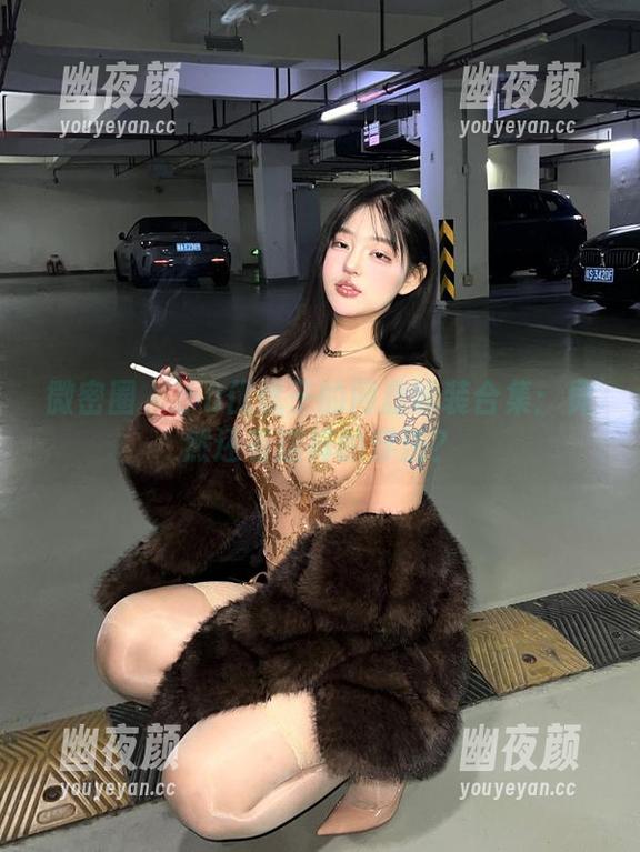 小u优优子 微密圈 - 小u优优子的网盘泳装合集:竟然还有这样的穿法?