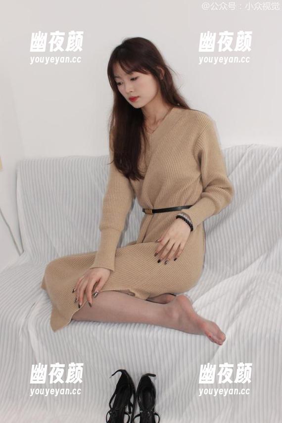 小众视觉-洁洁 小众视觉 - 洁洁穿水手服,福利图片犹如倒奶茶那般香甜又不腻!