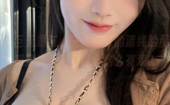 微密圈 – 巨无霸与小玉吃果冻的清纯脸蛋,谁能想到这私房写真会这么有戏?