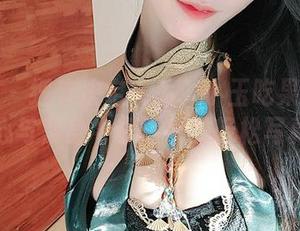 微密圈 – 细节决定气质:小玉吃果冻白背心与紧身牛仔短裤的轻松写真