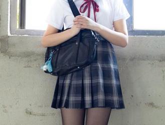 少女秩序 – 大胆下载鹿可的套装写真,你也许会发现自己的穿搭灵感汹涌而来!