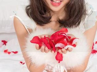 尤果网 – 原图里的Wendy女友,朱红色的性感气息真不可思议!