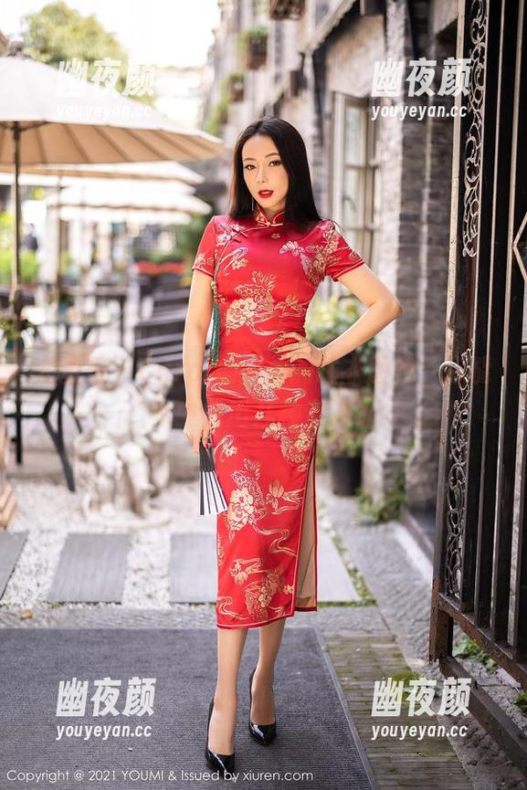 尤蜜荟-Carol周妍希 尤蜜荟 - Carol周妍希的睡衣图包,你能从中找出几种穿法?