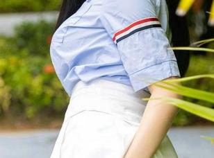 尤蜜荟 – 最近迷上了小海臀Rean的定制写真,这棉袜真会玩