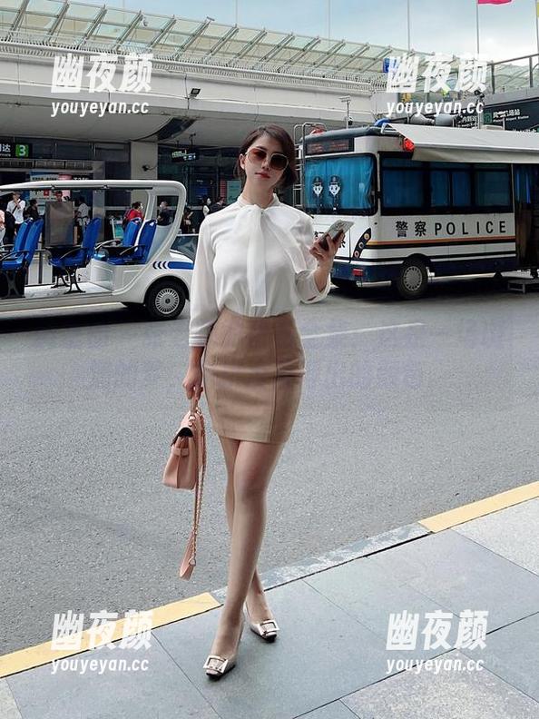张老师 微密圈 - 张老师的粉色全集:这是一场斑斓的梦,拼拼凑凑得出的颜色。