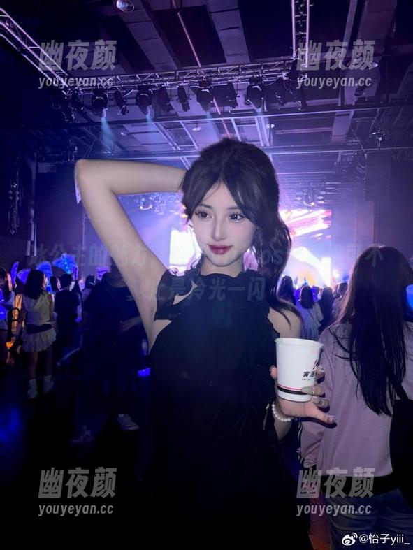怡子yiii 冰公主的魅力,怡子yiiicos合集里可不止是冷光一闪