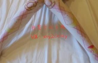 像一场梦,“想要个公主抱”在和服里的身影,一幅值得慢慢品味的作品。