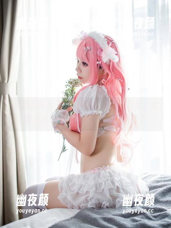无颜小天使wy 又是无颜小天使wy的高清白裙写真,我突然在想,这裙子和我有啥关系?