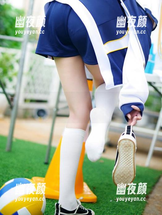 晓美妈 晓美妈最新美图大赏:白丝真的值得你一看,轻装上阵一整季!