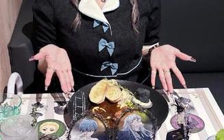 月城委员会的私拍,又一个白色系列,我能想象她下一步该跃出什么样的框框!