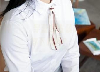 梦丝女神 – 玥玥穿蓝色古装的脸,图片值得下载吗?