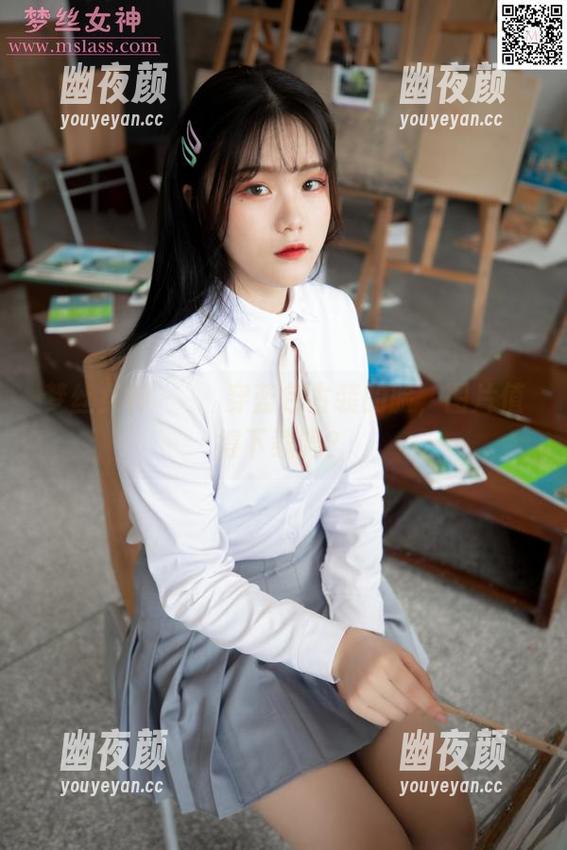 梦丝女神-玥玥 梦丝女神 - 玥玥穿蓝色古装的脸,图片值得下载吗?