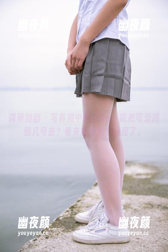 森萝财团-aika 森萝财团 - 写真照中的aika,能把可爱排到几号去?看来我得换个尺度了。