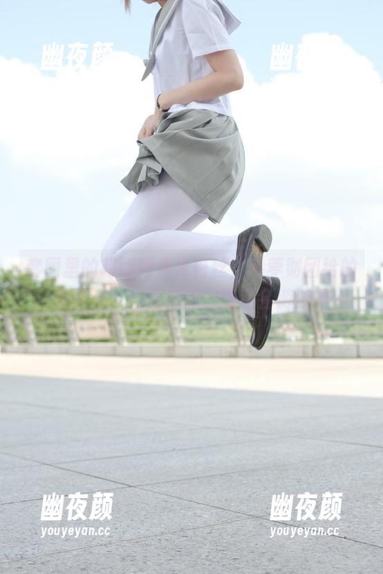 套图里的超薄死库水白丝，森萝财团给的无圣光，不看后悔，真不会游泳啊