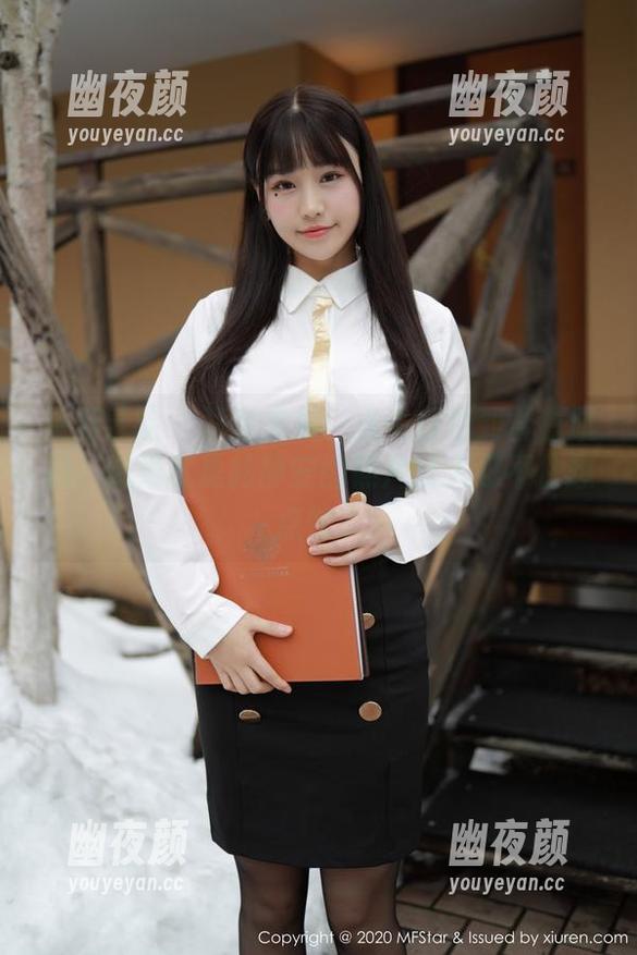 模范学院-韩静安 模范学院 - 资源来袭:当牛仔遇到雪白肌肤,结果就是韩静安的照片让人忍不住想点赞。