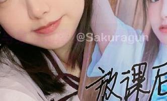 旋转木马身边的樱群,高清图集让你想转手就来拍!
