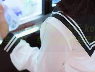 堵在了墙上的高清壁纸:玉汇 kokuhui的飞鸟马时,鸟儿们都愁眉苦脸。